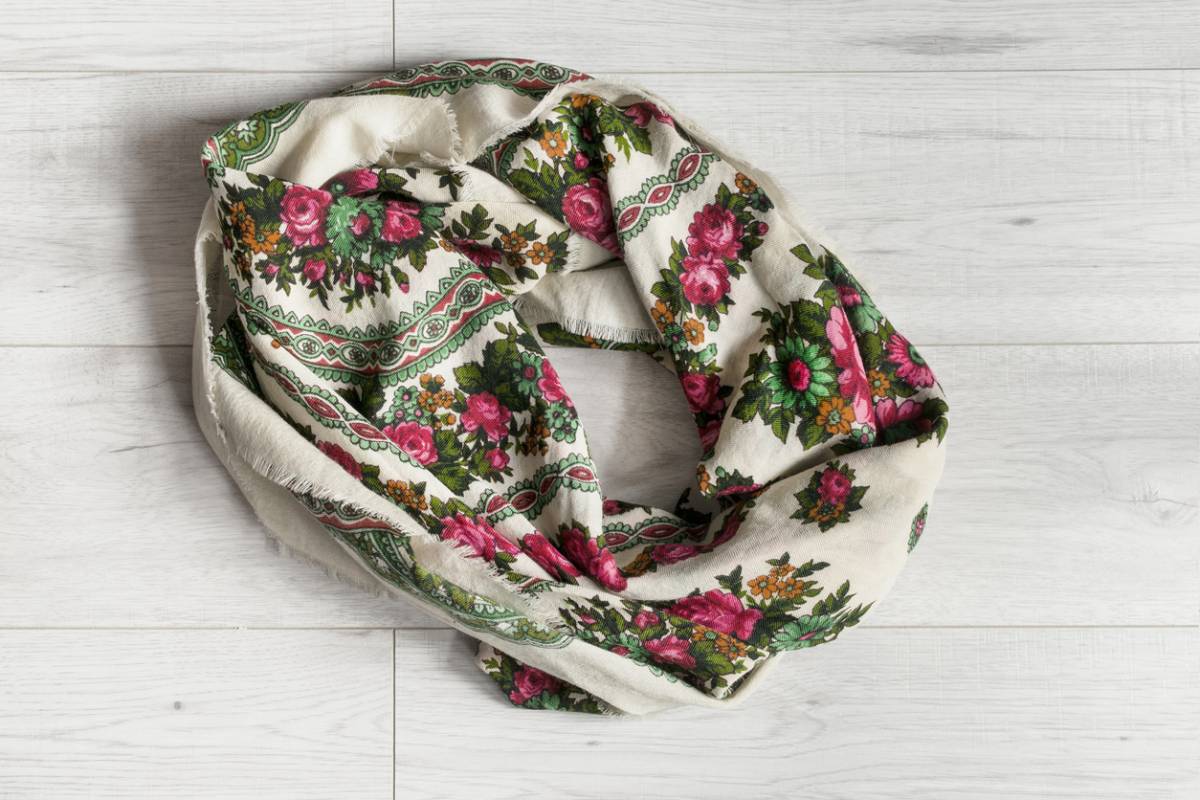 Comment choisir son foulard en laine : guide d'achat complet