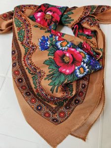 Comment choisir son foulard en laine : guide d'achat complet